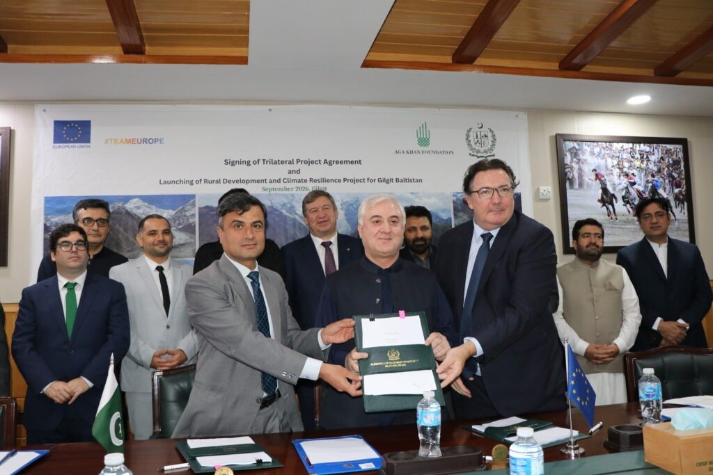 Representatives of the partner organisations sign the Gilgit-Baltistan Rural Development and Climate Resilience Project agreement in Gilgit.